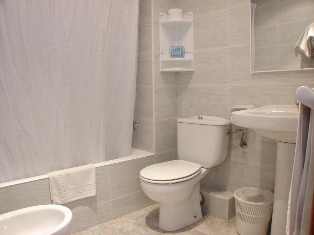 Hostal Sa Prensa Ciutadella  Bilik gambar