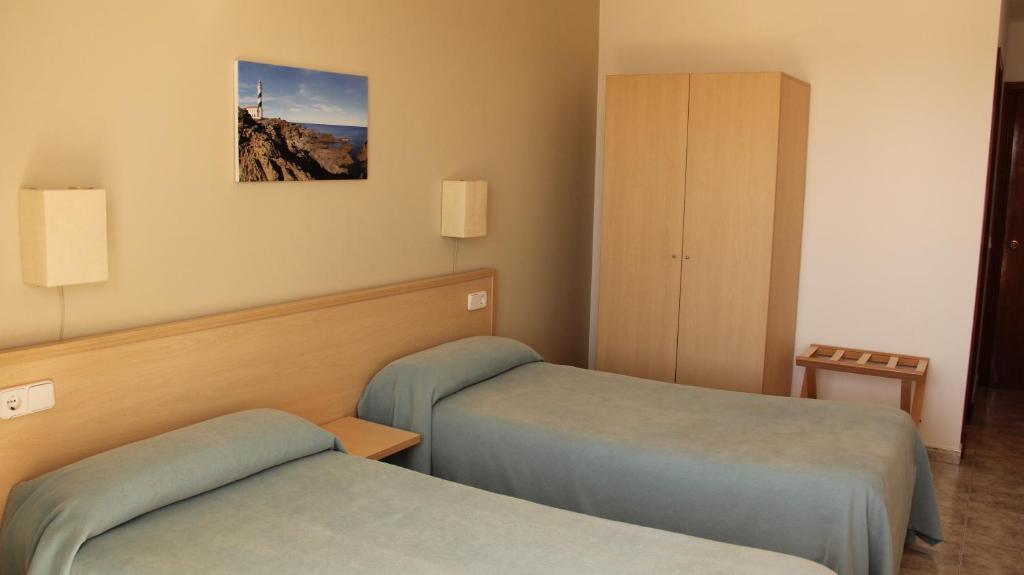 Hostal Sa Prensa Ciutadella  Luaran gambar