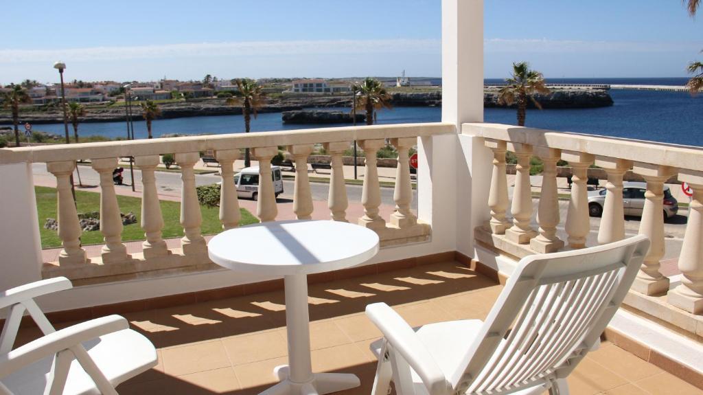 Hostal Sa Prensa Ciutadella  Luaran gambar